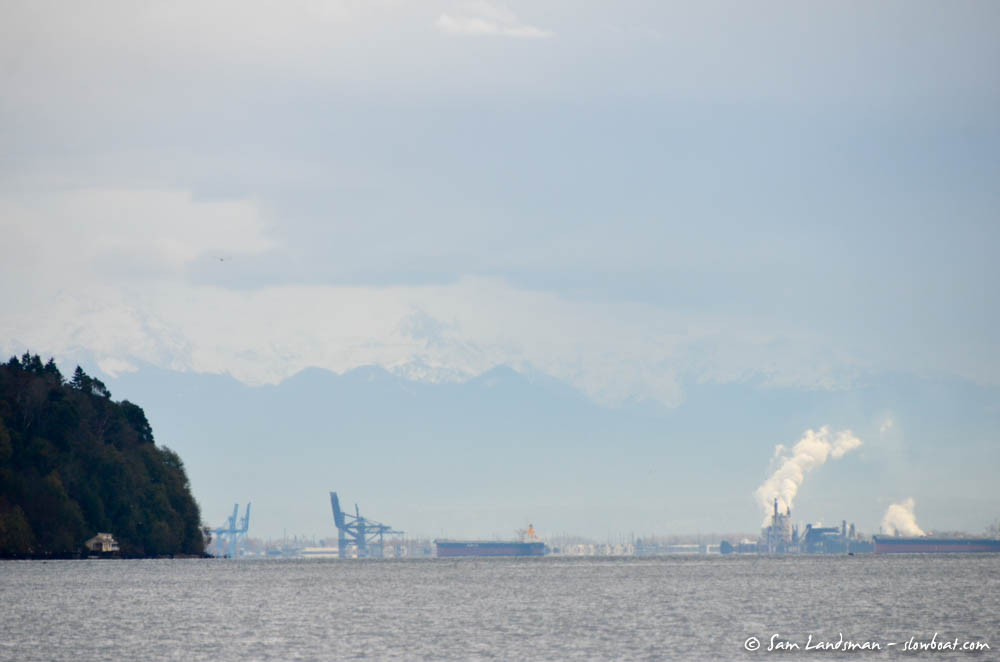 A glimpse of Mount Rainier above Tacoma